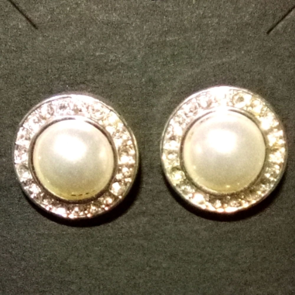 Pearl earrings